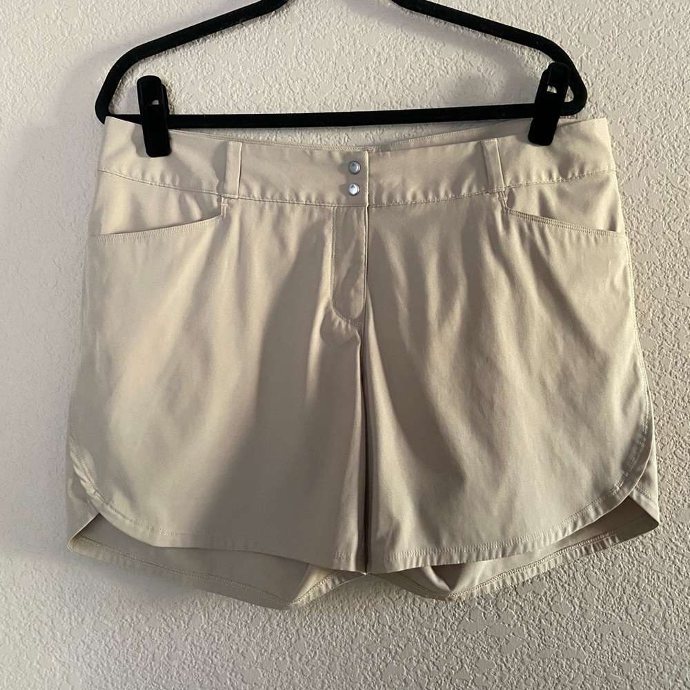 Adidas Shorts Women's Sz 14 Essential Khaki Golf Tan Athletic Sporty Athleisure